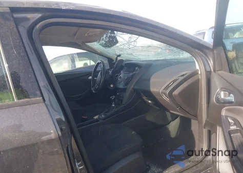 2015 Ford Focus Se z USA, uszkodzony, nr VIN 1FADP3FE1FL322452